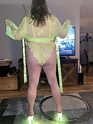 Cock addicted plump strumpet for any taste