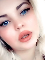 Fiery plump m-i-l-f loves posing so much