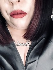 Self-portraits of Tina Snow in #26.