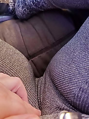 Prurient cougar is showing her sexy curves on cam