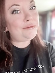 A pervert fat woman has a great passion for oral sex