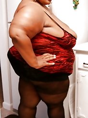 SSBBW stomach photos 38