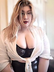 Plump mom is playing with her boobs