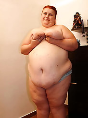 Dazzling fat mademoiselle is spreading her hips