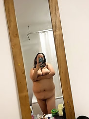 Enchanting fat lasses are fucking on the street