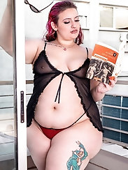 Tattooed BBW whore is cheating like a pro