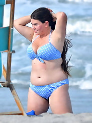 Glamour chubby hellcat is showing her hot curves